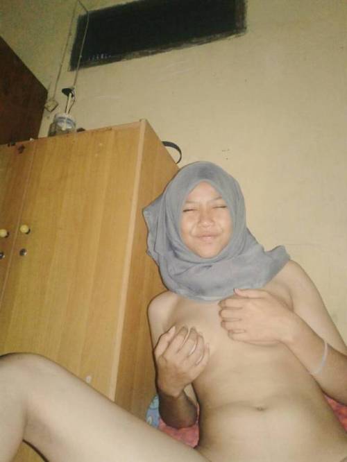 syafinaz99: Tetek dia tegang dan padu beb