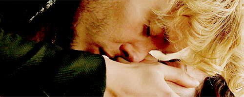 fuckyeahmaryandfrancis:frary + lip bites