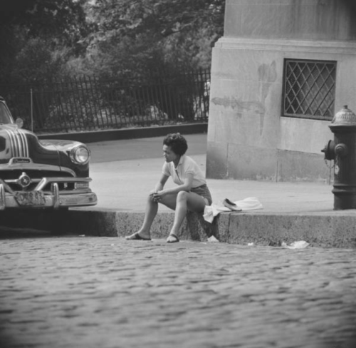 twixnmix:   Eartha Kitt photographed by Gordon Parks in New York, 1952.   