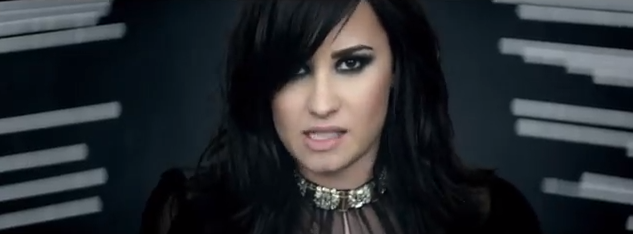 worldoffeelings:  she’s maturing, not changing #staystrog  