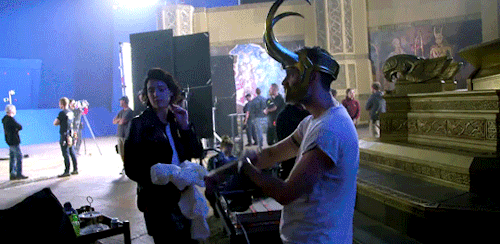 guillermodltoro:Taika Waititi on the set of “Thor: Ragnarok”