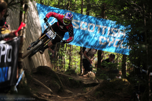 shadowedhorizons:  Aaron Gwin in qualifying.  Photo:natedh9