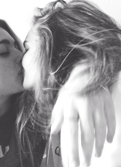 the-inspired-lesbian:  Love and Lesbians ♡