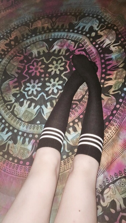 kneesxckss: xx VERY GOOD,BEAUTY LEG