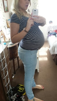 vickyandchick:  Who said horizontal stripes make you look fat 