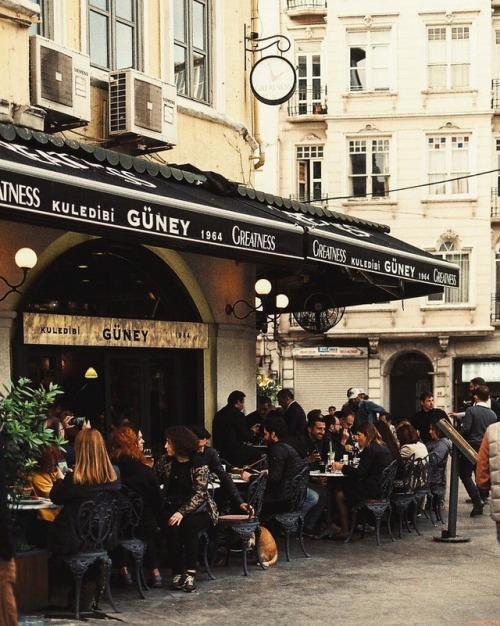 neckkissesandcoffee: Istanbul, Turkey.