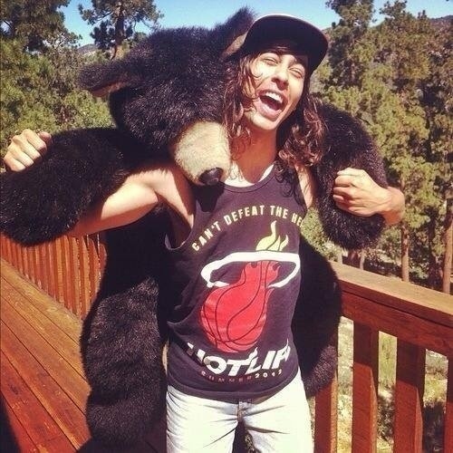 jess-davies-things:  Vic Fuentes being a cute little fuck.