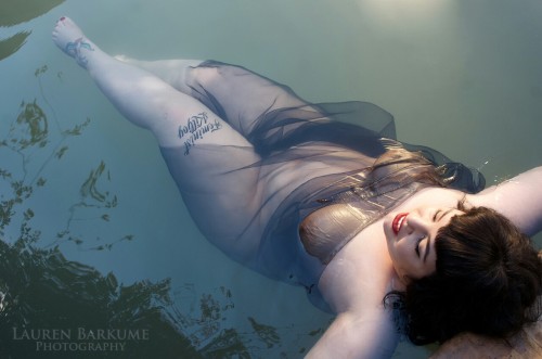 kimisinacult:  Third and most revealing shot from my body positive shoot with Lauren Barkume Photography. Proud fatty! 