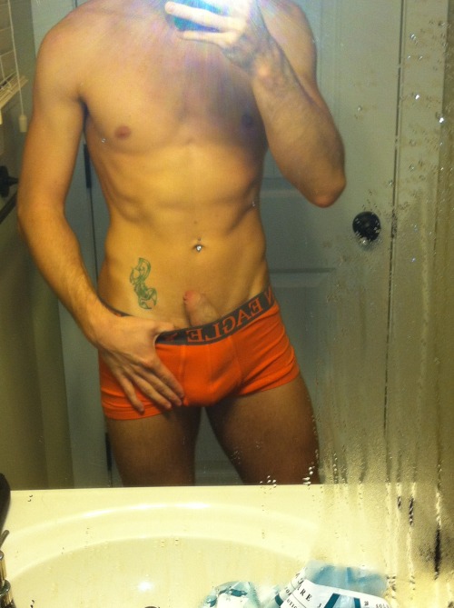 fuckyeahhugepenis:  guyswithcellphones:  We’re loving the entire package! Rawr! Soo good! Thanks for the submission!! <3   .