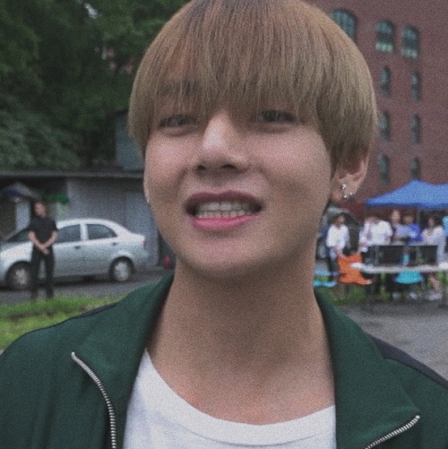 kim taehyung ๑♡՞↳ like if saving