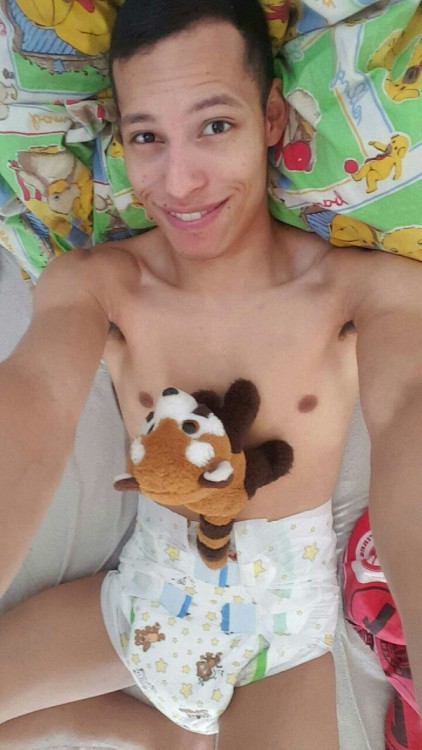 littlegirafboy: minimaxkiddo:  Add my snapchat: MiniMaxyKiddo :)  I’m so happy that Monty is i