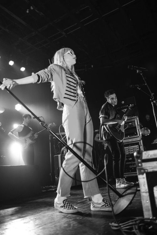 Hayley Williams repping some checkerboard at Paramore’s show in Nashville. We are so stoked on their