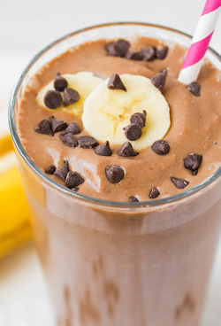 do-not-touch-my-food:  Chocolate Peanut Butter Banana Shake  Yum yum