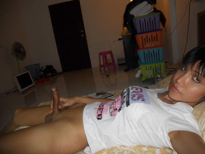 crossdress-luver:  http://crossdress-luver.tumblr.com/ 