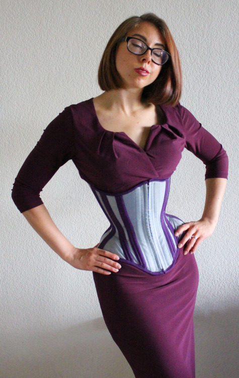 straitlaceddame: sewvictorian: straitlaceddame: Corset by Fran Blanche of Contour CorsetsSilver &ldq