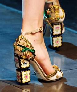 fuckyeahfashioncouture:  Dolce &amp; Gabbana Spring-Summer 2016 Milan Fashion Week 