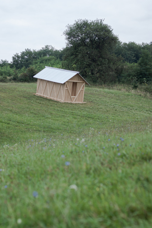 slanted house ~ paradigma ariadnlé| photos © attila róbert csóka