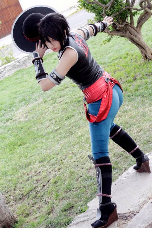 cosplayvg:  Sexy female Kung Lao cosplay porn pictures