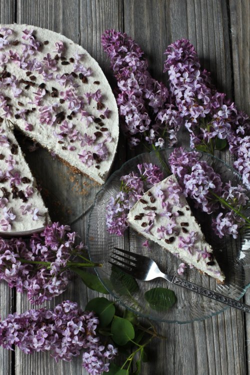 happyvibes-healthylives: Raw Lilac Cream Cake