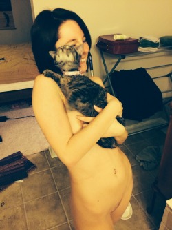 sexysexnsuch:  sexysexnsuch:  A cute shot with the kitten and I from last night! ~Aladora  -J 