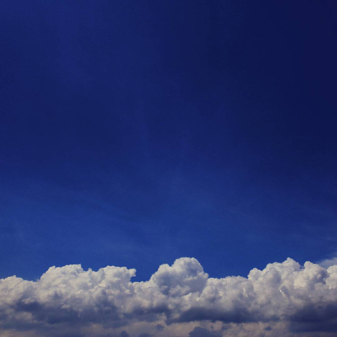 A row of clouds. #sky #clouds☁  #cloudporn #serendipity #clouds  (at Jln Jendral