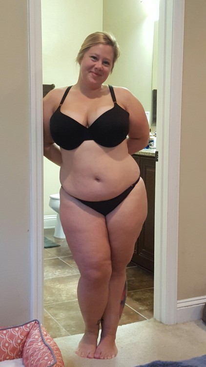 pokerjimandcurvyjen:  New picture to begin Memorial Day Weekend!