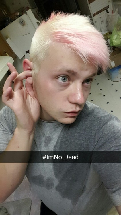 bonersniper:  bonersniper:  Bleached.  The P!nk refuses to die.    Kind of sad I didn’t keep this