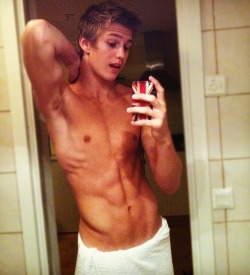 hotguysnap:  Hot Guys Snap Chat Pics -  http://hotguysnaps.com  Follow Us!