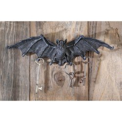 gothbats:  Vampire Bat Key Holder Wall Sculpture.