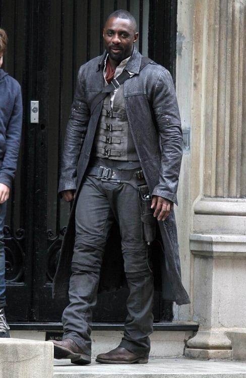 someponys-scribbles:  rarityismywaifu:  dailydris:  Idris Elba on set of “The Dark Tower” in NYC.  !!!!!!!!!! OOH MAN OH GOD  IT"S GOING TO HAPPEN  FUCKING HYYYYYPE! 