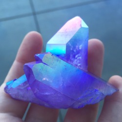 cosmicdreamclub:new purple magic aura quartz