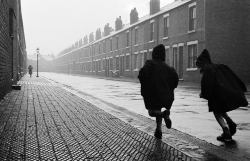 undr:John Bulmer. Street scene in The Black Country, England. 1960