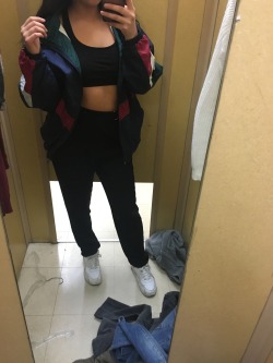 yaxeniownsthis:  I always find bomb ass windbreakers