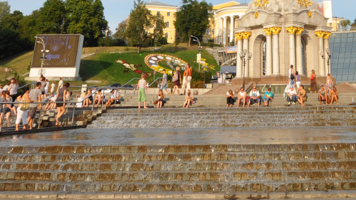 young-anarchist:  liamthesalcido:  These are some before and after shots of the Ukrane capital before and after the protests.  My heart breaks when cities burn. But for liberation and freedom, my heart burns as bright as the protester’s.   Ukrainian