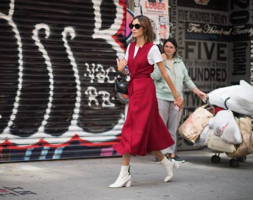 chungit-up:
“ Alexa Chung during NYFW | September 12, 2016
”