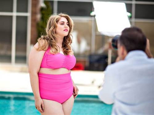 flowersinyourhairstarsinyoureyes:  ‘Fatkini’ blogger designs stylish plus-size bikinis” Fashion blogger Gabi Gregg has designed a bikini for plus size people! the swimsuit line will launch May 15 and will be availble for ๔.  The only problem,