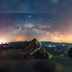 The Summer Triangle over the Great Wall #nasa #apod #greatwall #greatwallofchina #china #summertriangle #star #stars #vega #deneb #altair #milkyway #galaxy #centralband #universe #space #science #astronomy