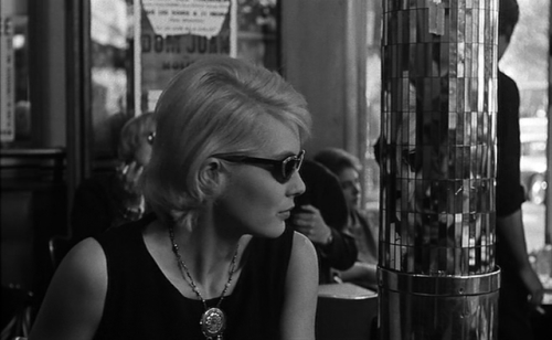 365filmsbyauroranocte:Corinne Marchand in Cléo de 5 à 7 (Agnès Varda, 1962)