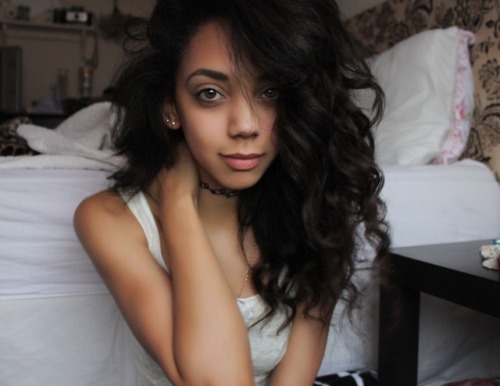 minidlamini:  oneman-wolfpackk:oneman-wolfpackk:  hey  my face  ugh, she’s gorgeous and soooo funny.