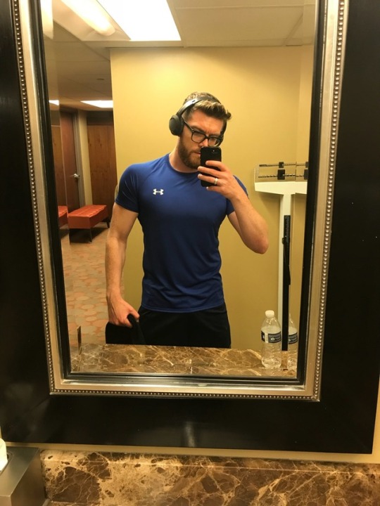 chrisjonesgeek:  I have been to the cheesecake factory twice on this trip so 🏋🏼‍♀️
