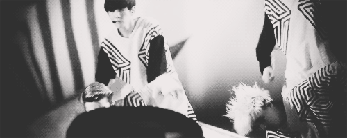 ohbaekhyuns:  who allowed you  