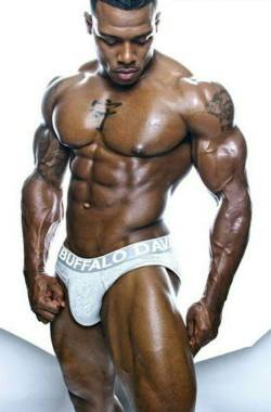 THICK MUSCLE LOVE