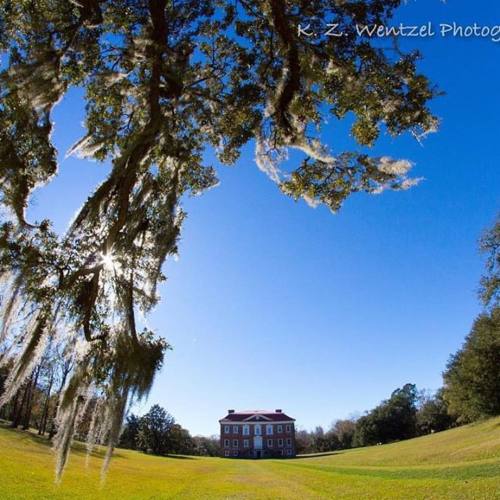 Dreaming of blue skies on this gloomy day in January. #repost by@kzwentzelphotography:#draytonhall