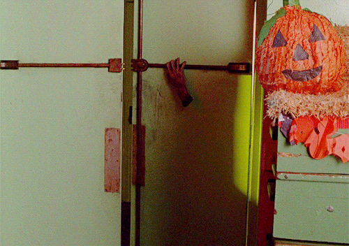IDLE HANDS (1999) Dir. Rodman Flender 