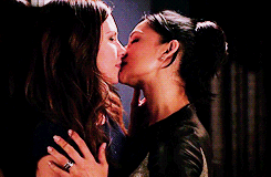 girly-lovee:  Is anyone else obsessed with Kalinda and Lana? 