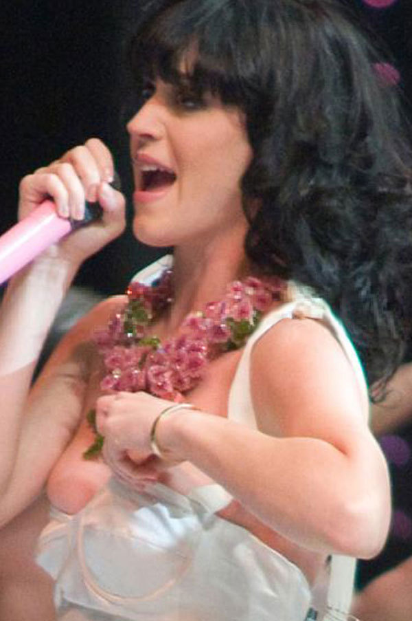 thenippleslip:  Katy Perry’s Nip Slip &amp; Upskirt 