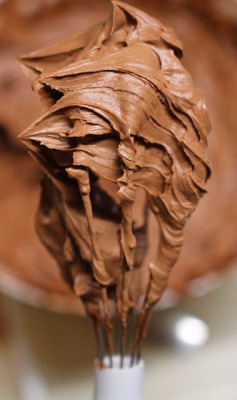 looksdelicious:  Chocolate Buttercream 