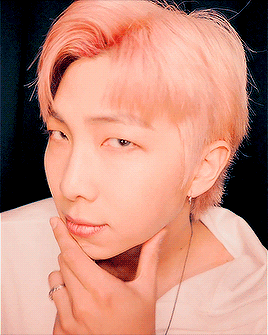 Bighit CLOSE THE PHOTOBOOTHS!!!
