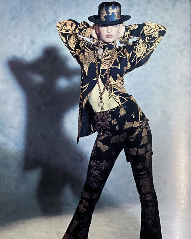 Uma Thurman photographed by Alex Chatelain for Vogue UK, 1986.