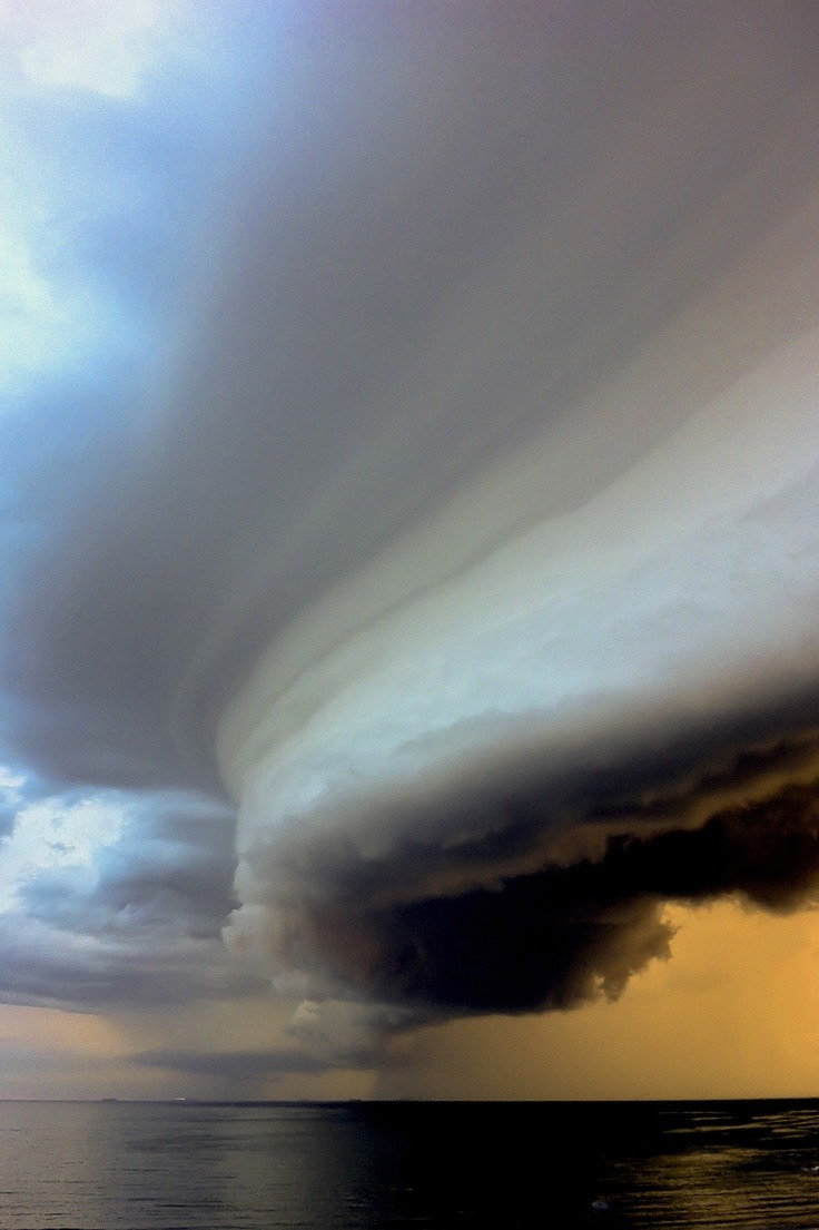 x-enial:  Roll Cloud by Gonzalo G. Useta        